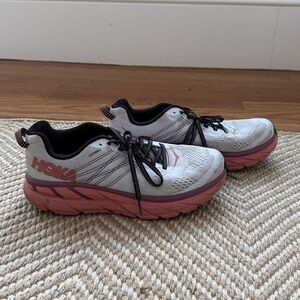 HOKA Clifton 6 Running Shoes Women’s 9 | White Pink Lightweight